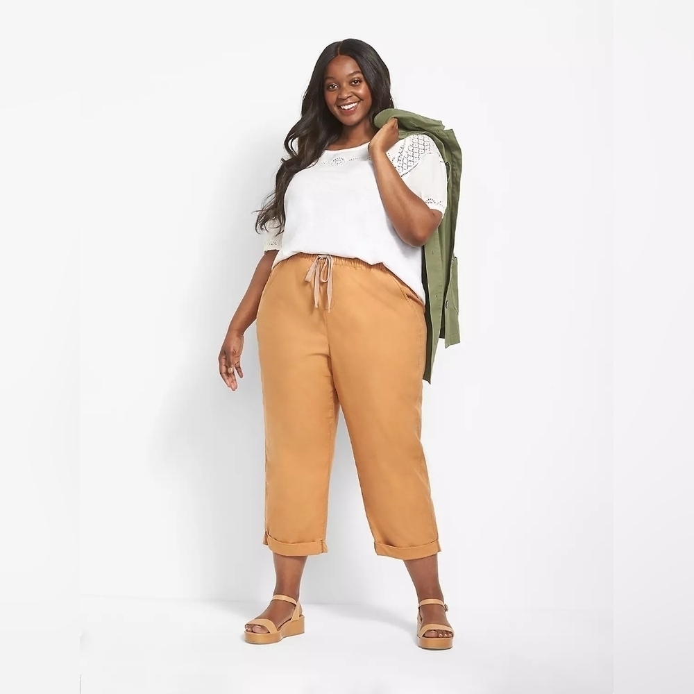 Lane Bryant #1125829 Soft Slub Boyfriend Mid-Rise Capri Pants NWT